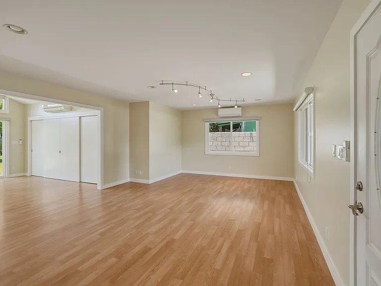 260 Kailua Rd — Photo 2