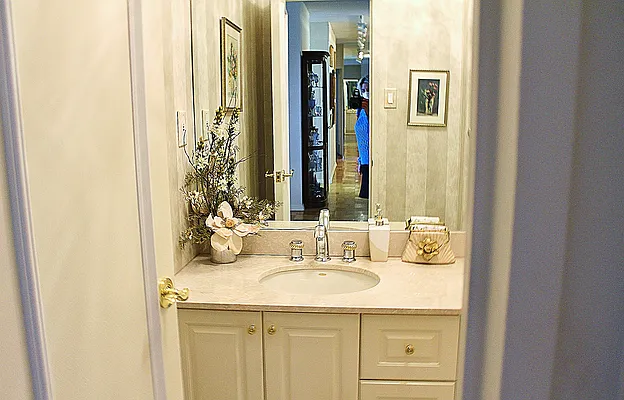 Sold by Charles Greenthal Property Sales | media 29