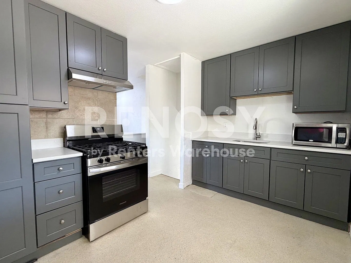October Leasing Incentive | 795 Elkhart St — Photo 2
