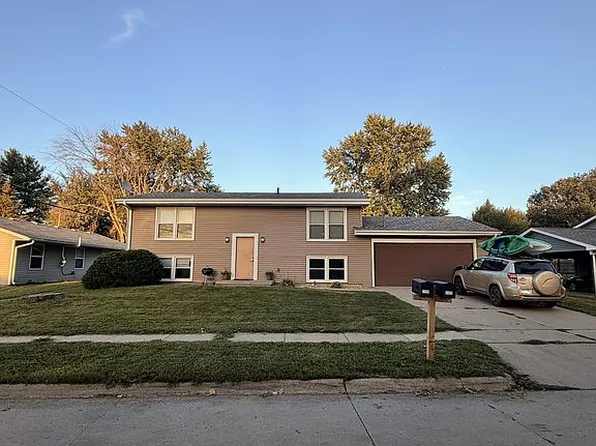 2122 Davis St, Iowa City, IA 52240