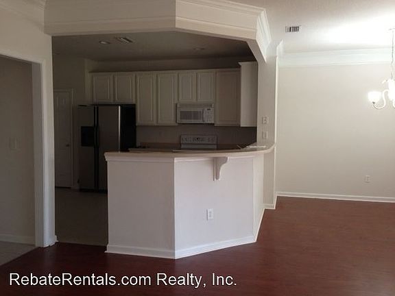 4th image of 11145 Castlemain Cir S