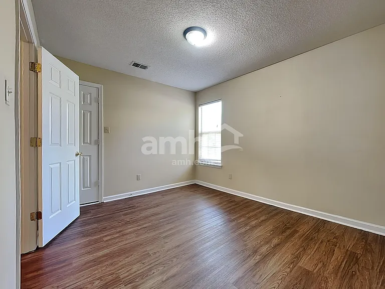 5802 Eagleston Dr — Photo 15