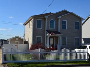 5 Salem St, Fall River, MA 02721