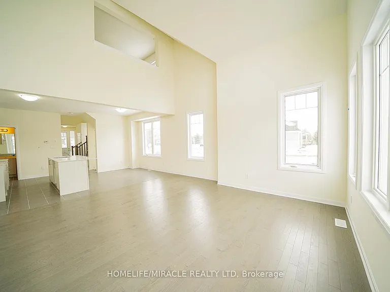 33 Country Club Dr — Photo 6