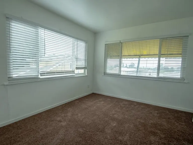 7966 Macarthur Blvd #B — Photo 2