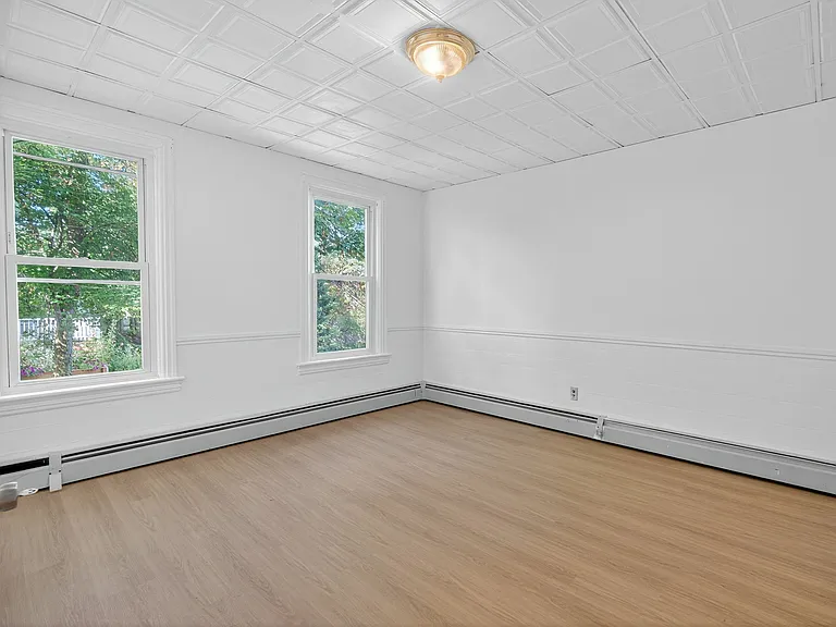 404 E 7th St #0 — Photo 11