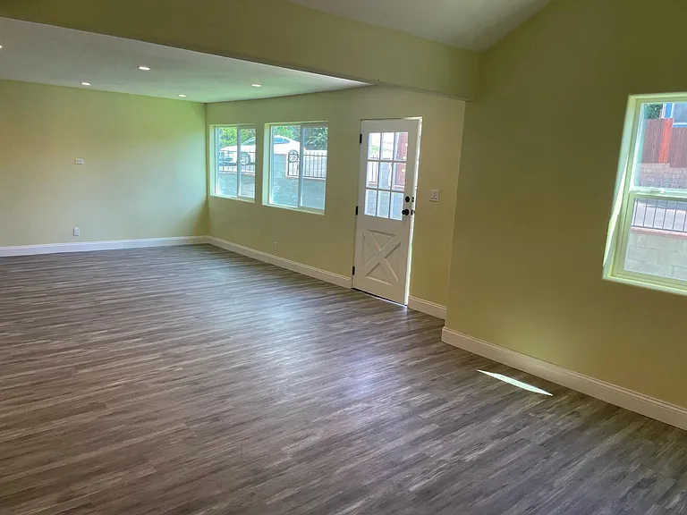 7518 Kyle St — Photo 13