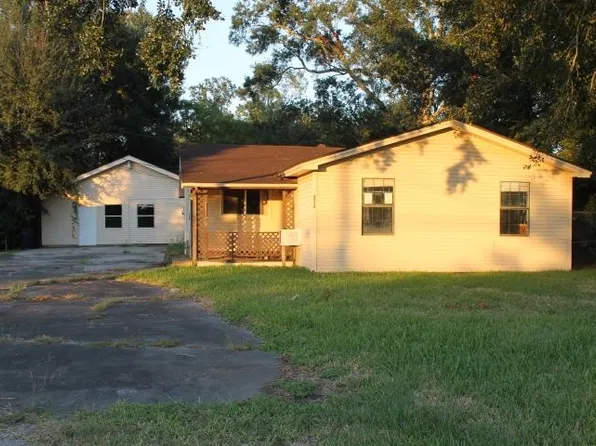 3512 Central Blvd, Nederland, TX 77627