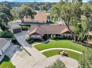 903 Oak Regency Ln, Brandon, FL 33511