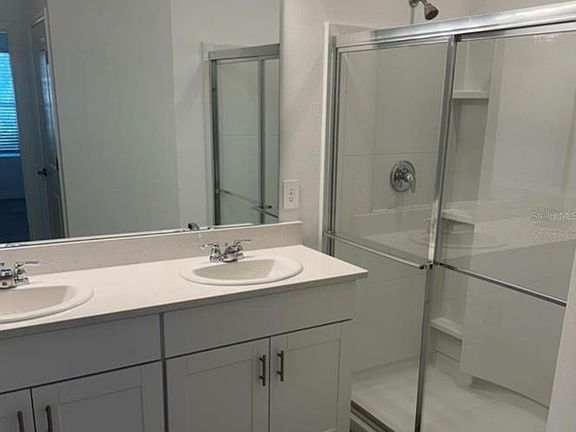 4th image of 208 Acorn Rd