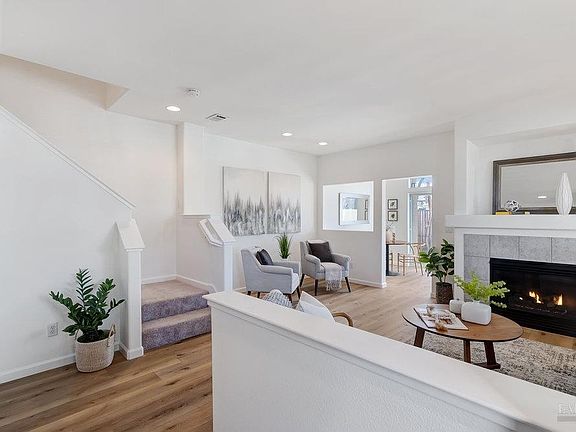5th image of 364 Ribbonwood Avenue