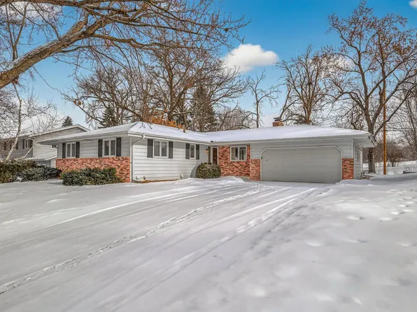 257 14th Ave NW, New Brighton, MN 55112