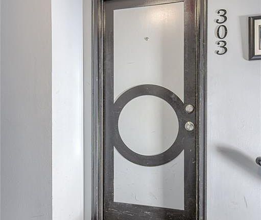 3rd image of 4516 Broadway #3D