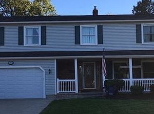 25827 Byron Dr, North Olmsted, OH