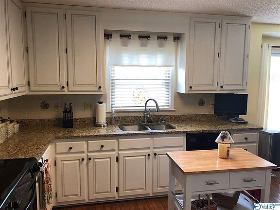 3rd image of 1316 Arolen Dr SE