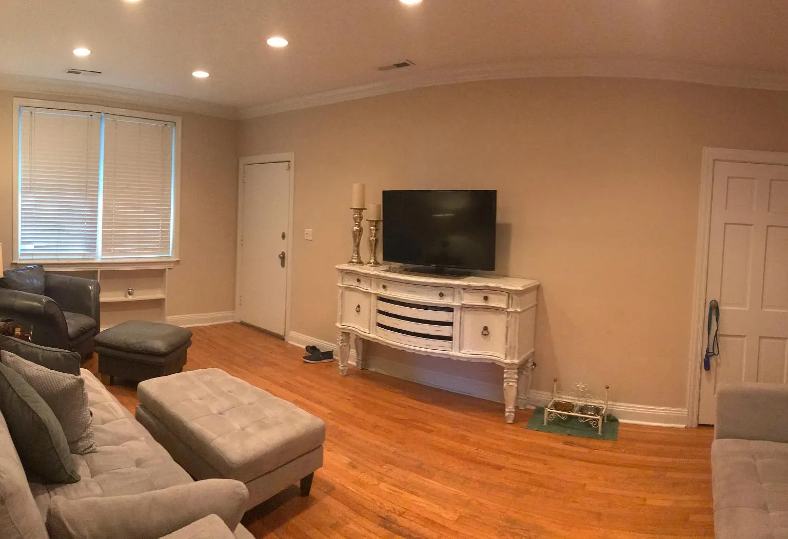 1337 E Morehead St — Photo 3