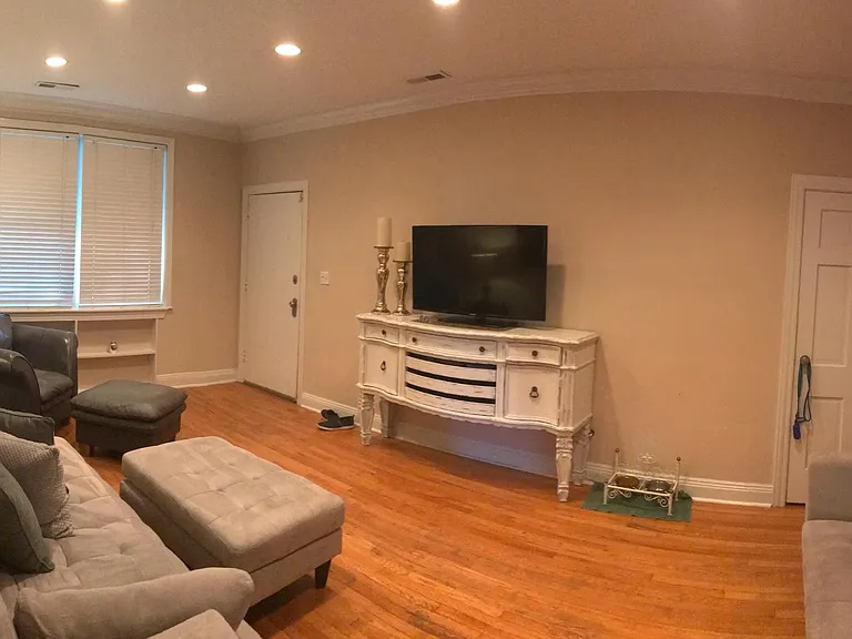 1337 E Morehead St — Photo 3