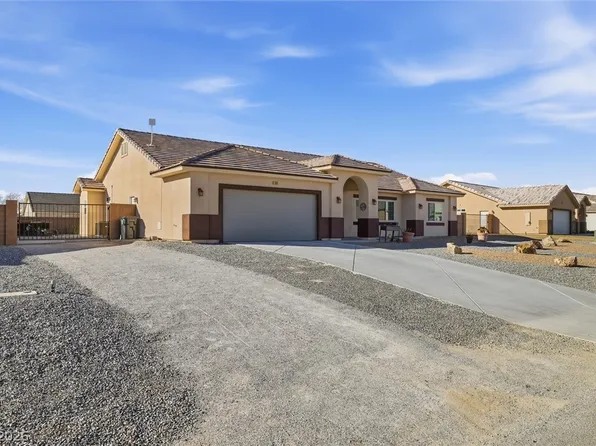 4800 Honey Locust Dr, Pahrump, NV 89061