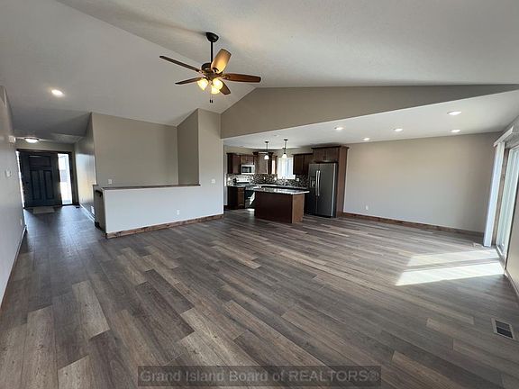 4th image of 1634 Stonewood Ave