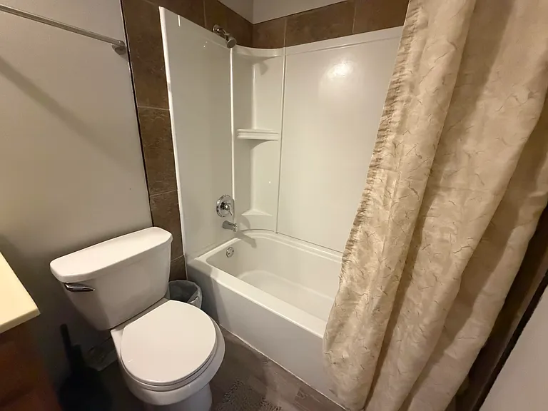 203 Wheaton Ct — Photo 10