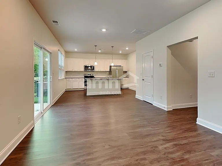 605 Rivermist Dr — Photo 4