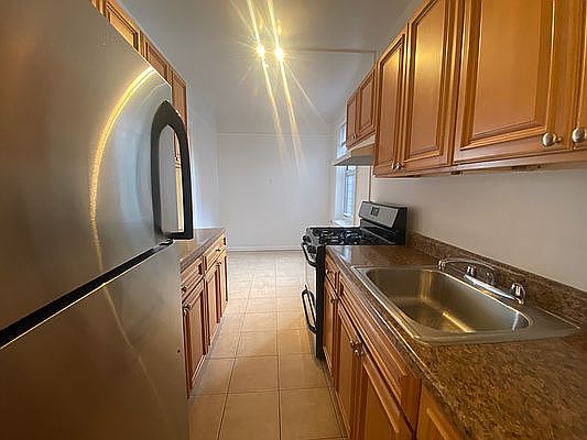 4th image of 4115 46th St APT 5b
