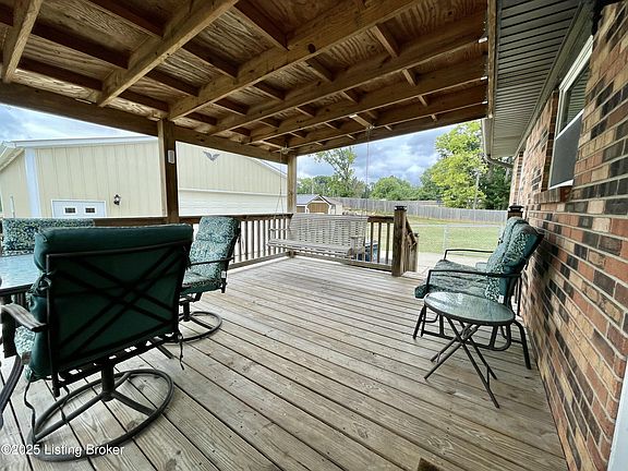 3rd image of 119 Driftwood Dr
