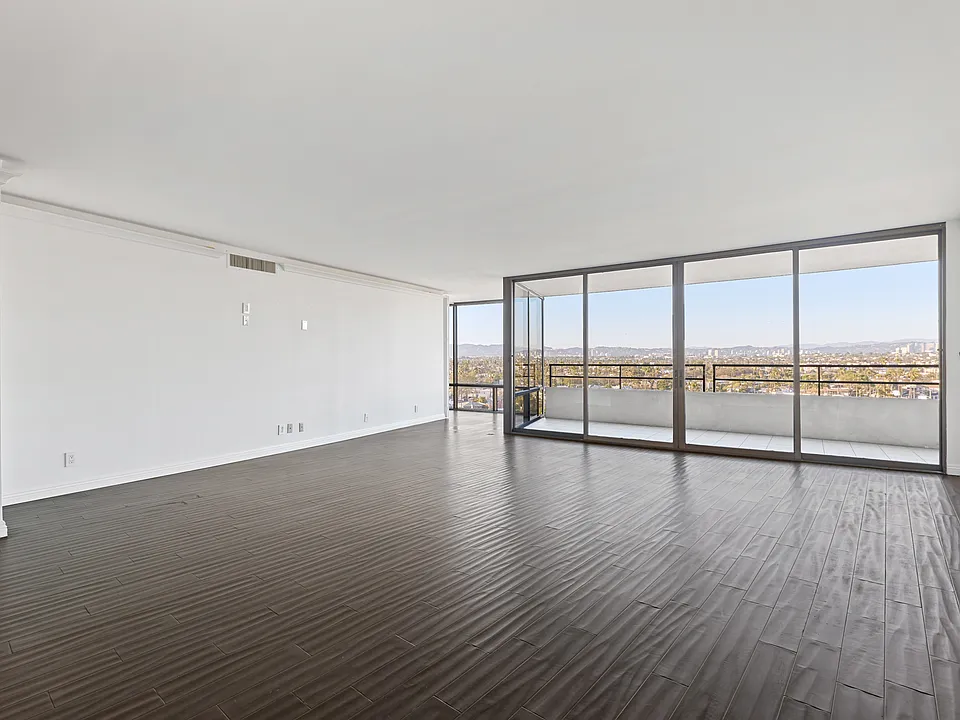 4316 Marina City Dr #531