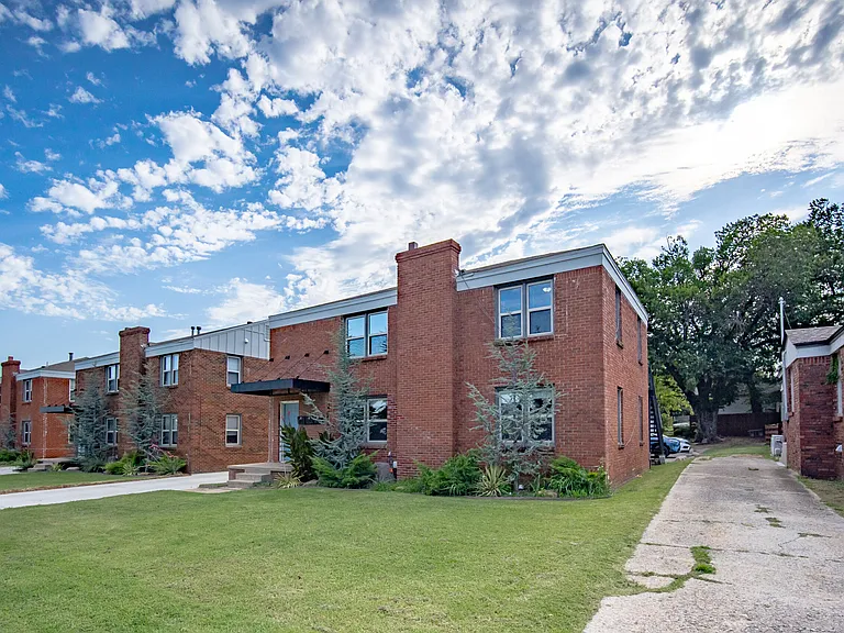 4612 N Classen Blvd — Photo 15