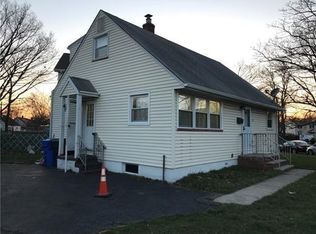 15 Plymouth Dr, Iselin, NJ 08830