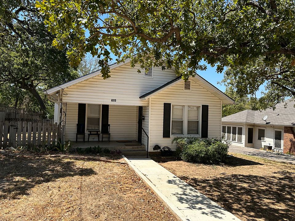 2nd image of 419 Mounts Ave