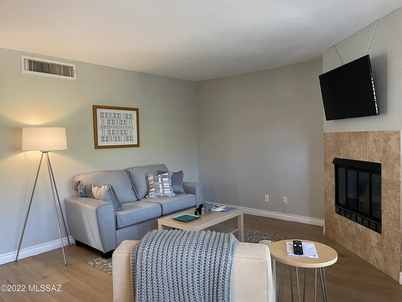 2 bed, 1.0 bath, 945 sqft, $1,800 — Photo 4
