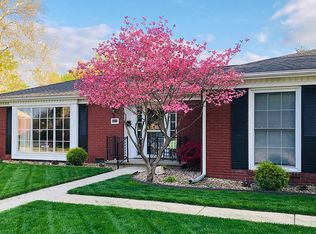 1511 Crescent Dr, Columbus, IN 47203