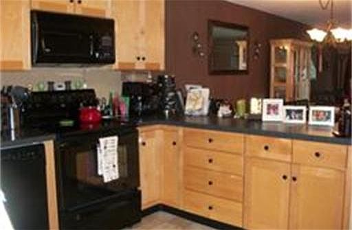 2nd image of 168 Hart St APT 24