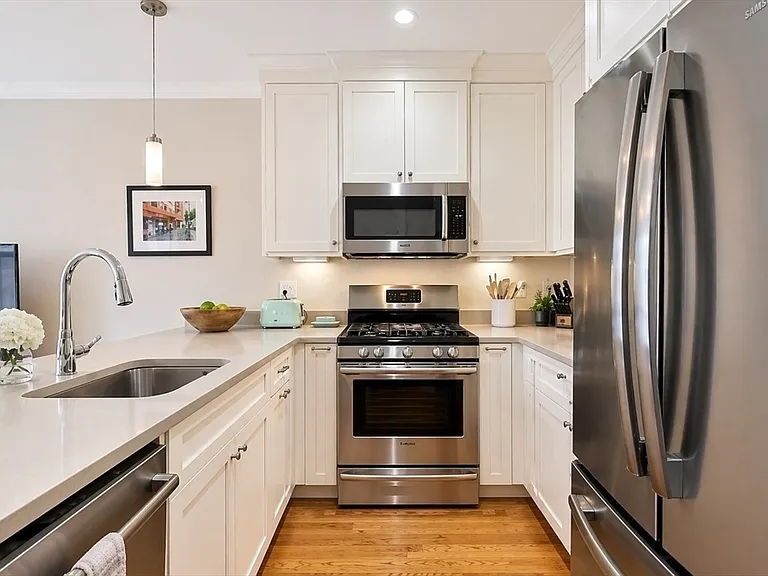 142 W Concord St #3 — Photo 8