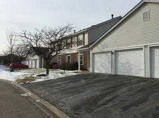 657 Thorntree Ct APT C1, Bartlett, IL 60103