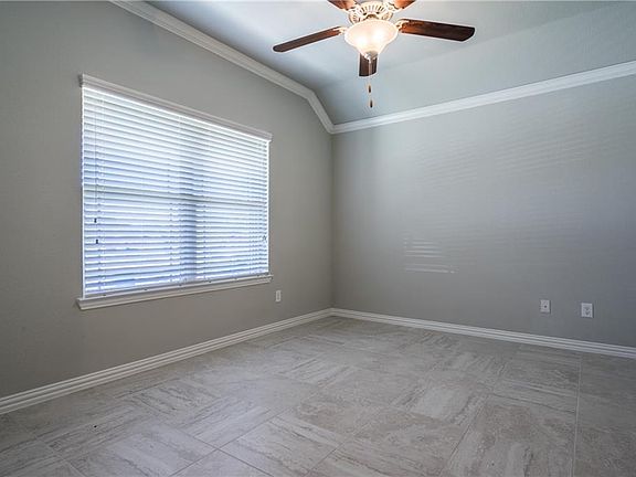3rd image of 11609 Lake Front Dr