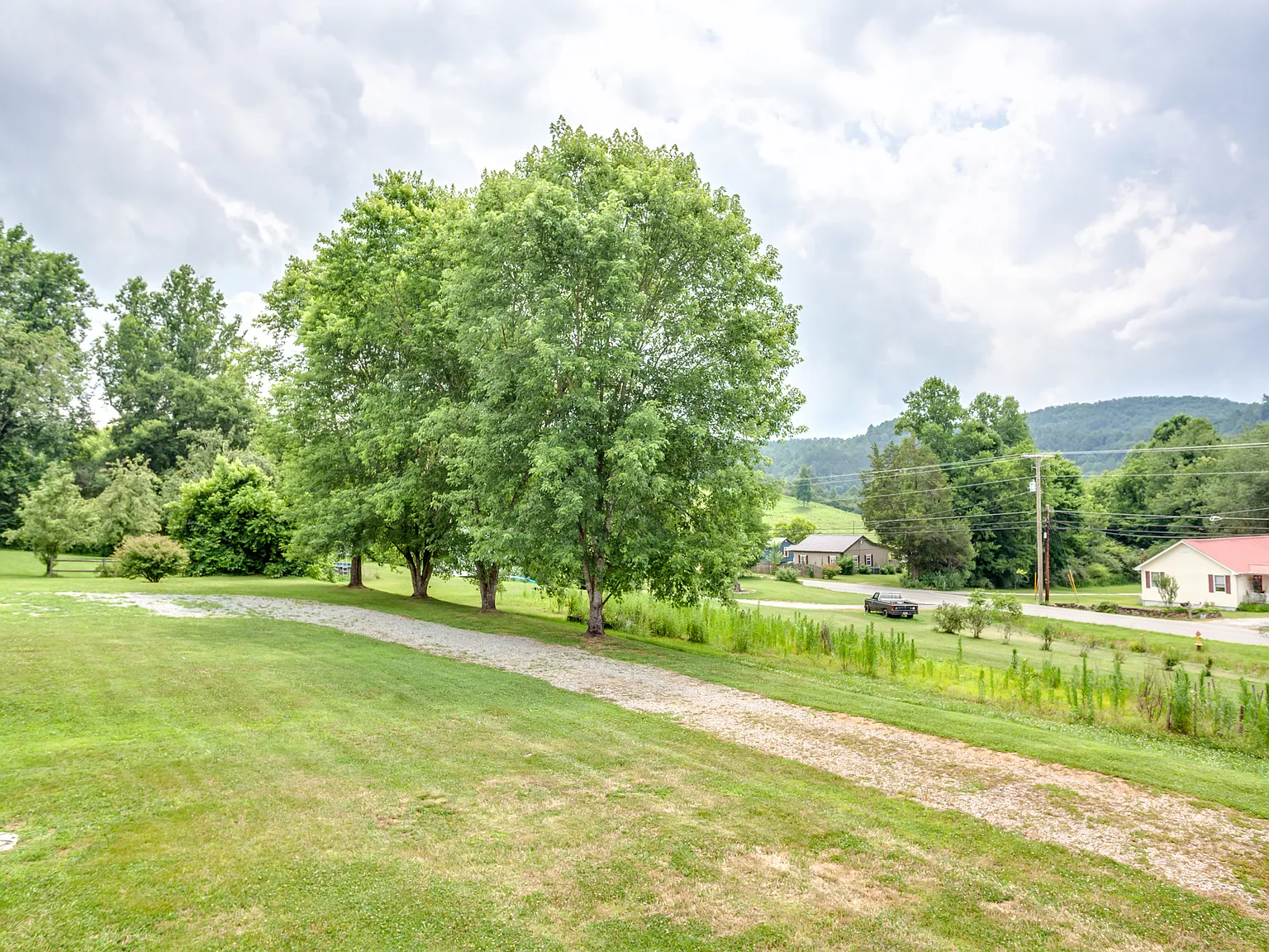 3 bed, 2400 sqft, $3,500 — Photo 4