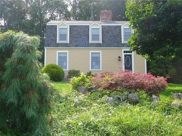 96 Burnt Swamp Rd, Cumberland, RI 02864