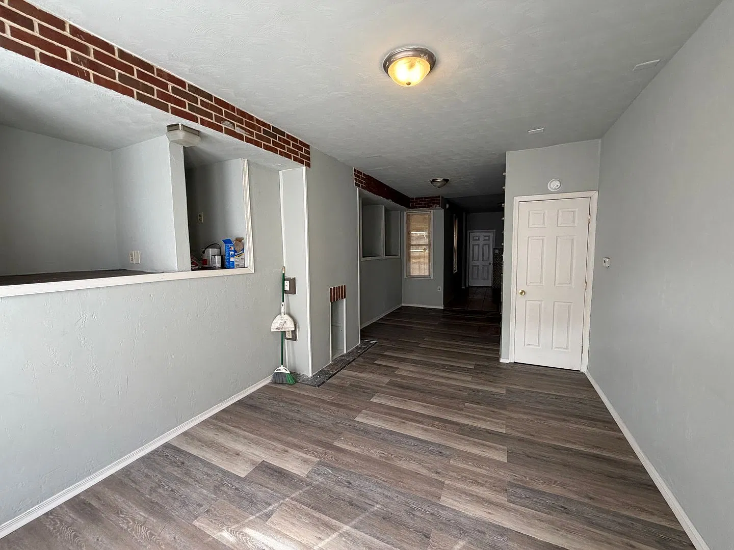 2 Bedroom in West York — Photo 2