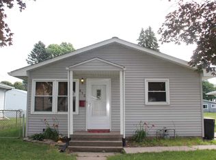 612 3rd Ave, Camanche, IA 52730