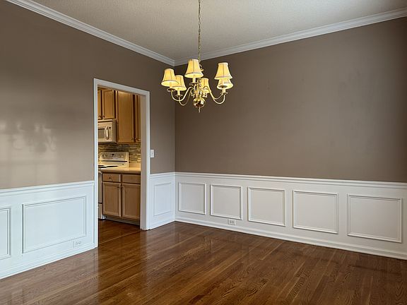 3rd image of 4903 Linden Oaks Ave