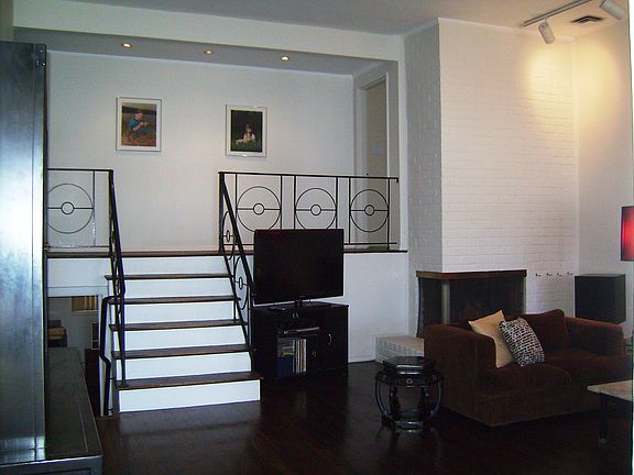 3rd image of 12 Birchwood Park Ct