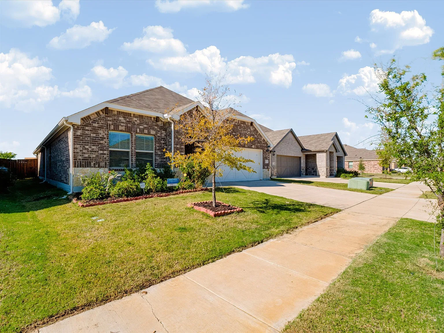 4 bed, 2260 sqft, $2,500 — Photo 3