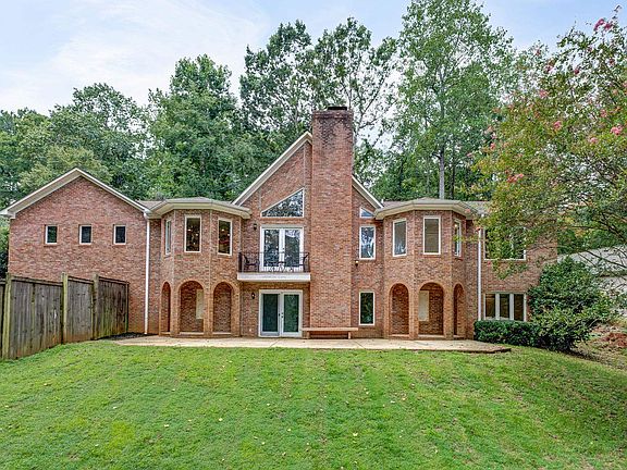 2nd image of 155 Waterford Dr