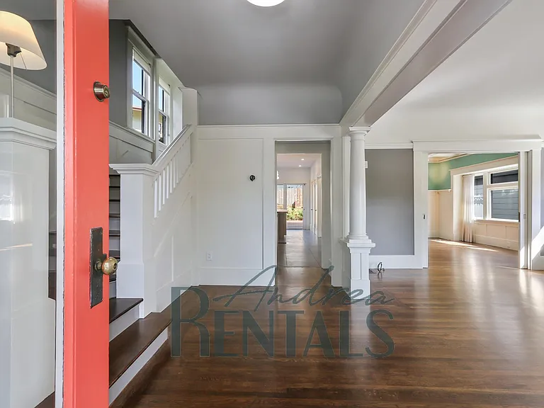 485 Boulevard Way — Photo 3