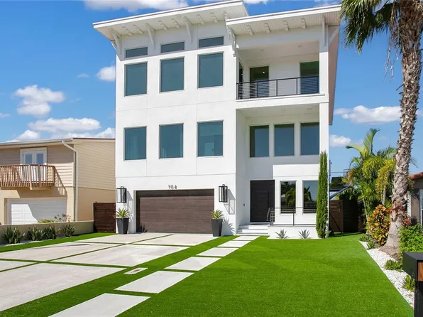 104 Wall St, Redington Shores, FL 33708