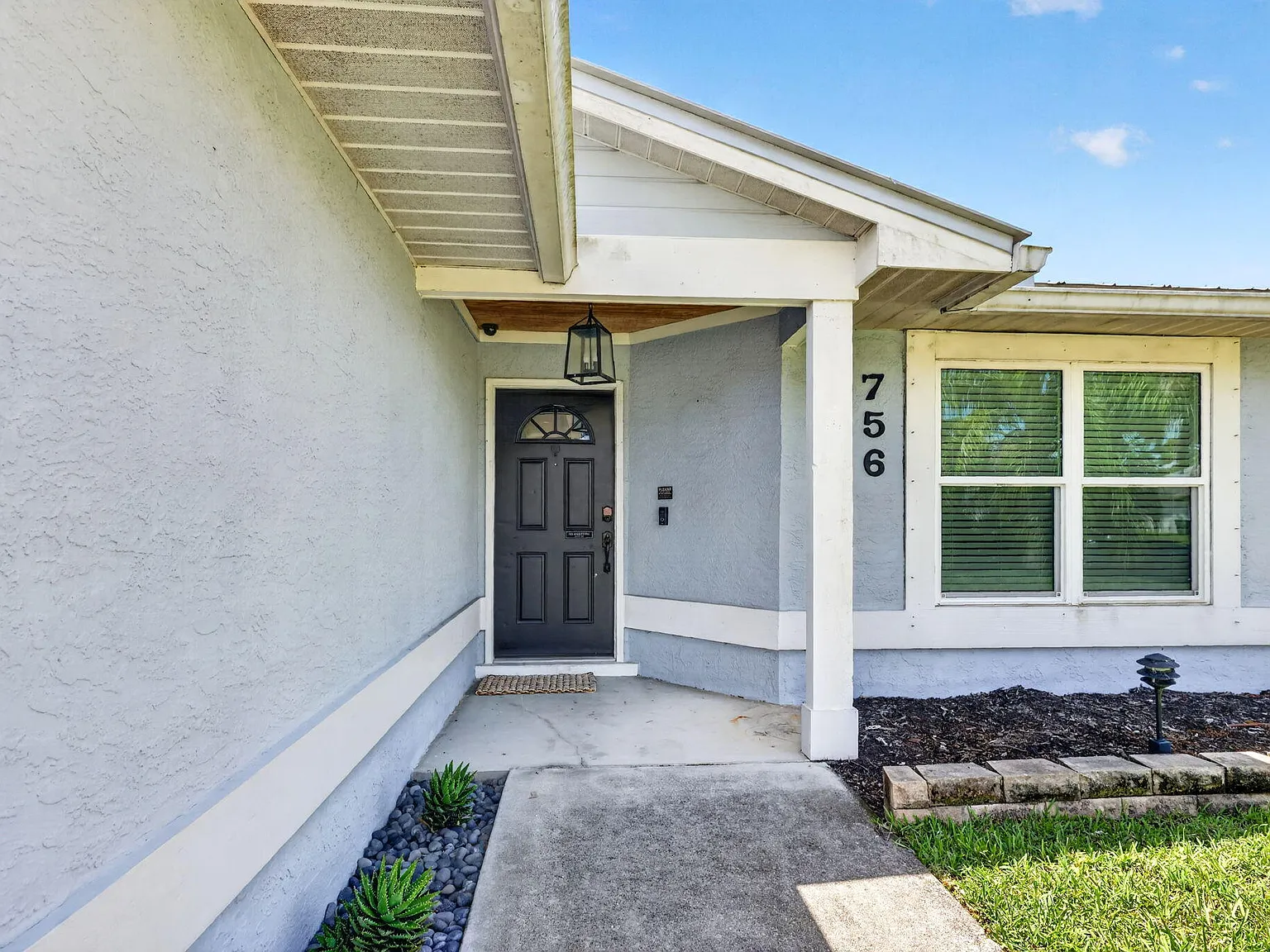 3 bed, 2.0 bath, 1320 sqft, $3,000 — Photo 4
