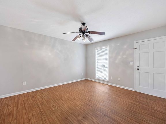 2nd image of 6001 Williamsburg Dr