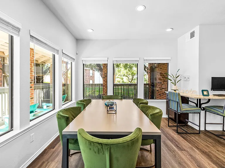 Oakhaven — Photo 17